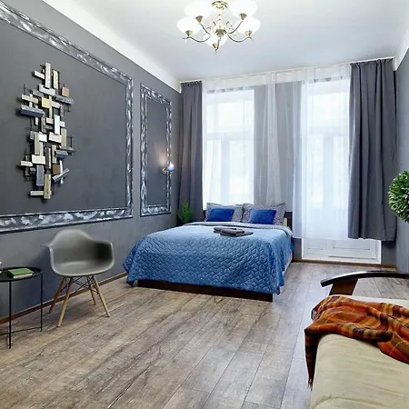Appartamento три спальни 100 м2 улица бассейная 13 гулливер метро дворец спорта Kiev
